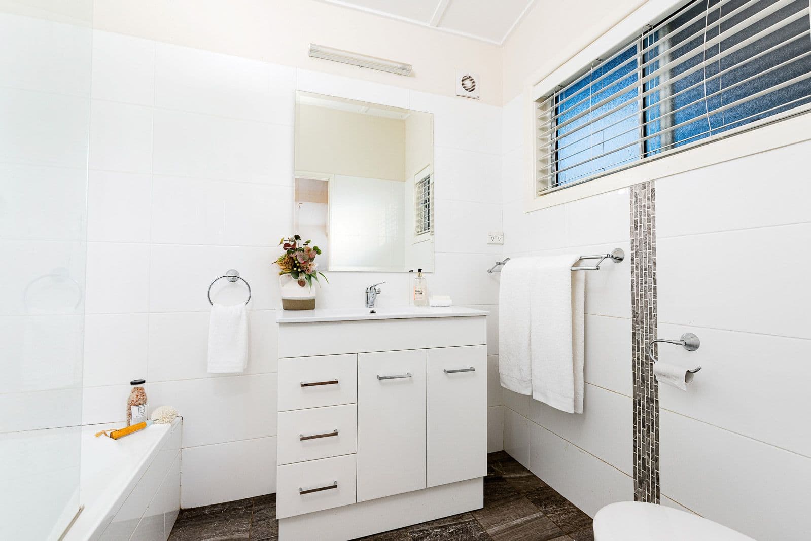 33 Carole Street, Seven Hills NSW 2147, Seven Hills - Thumbnail 7