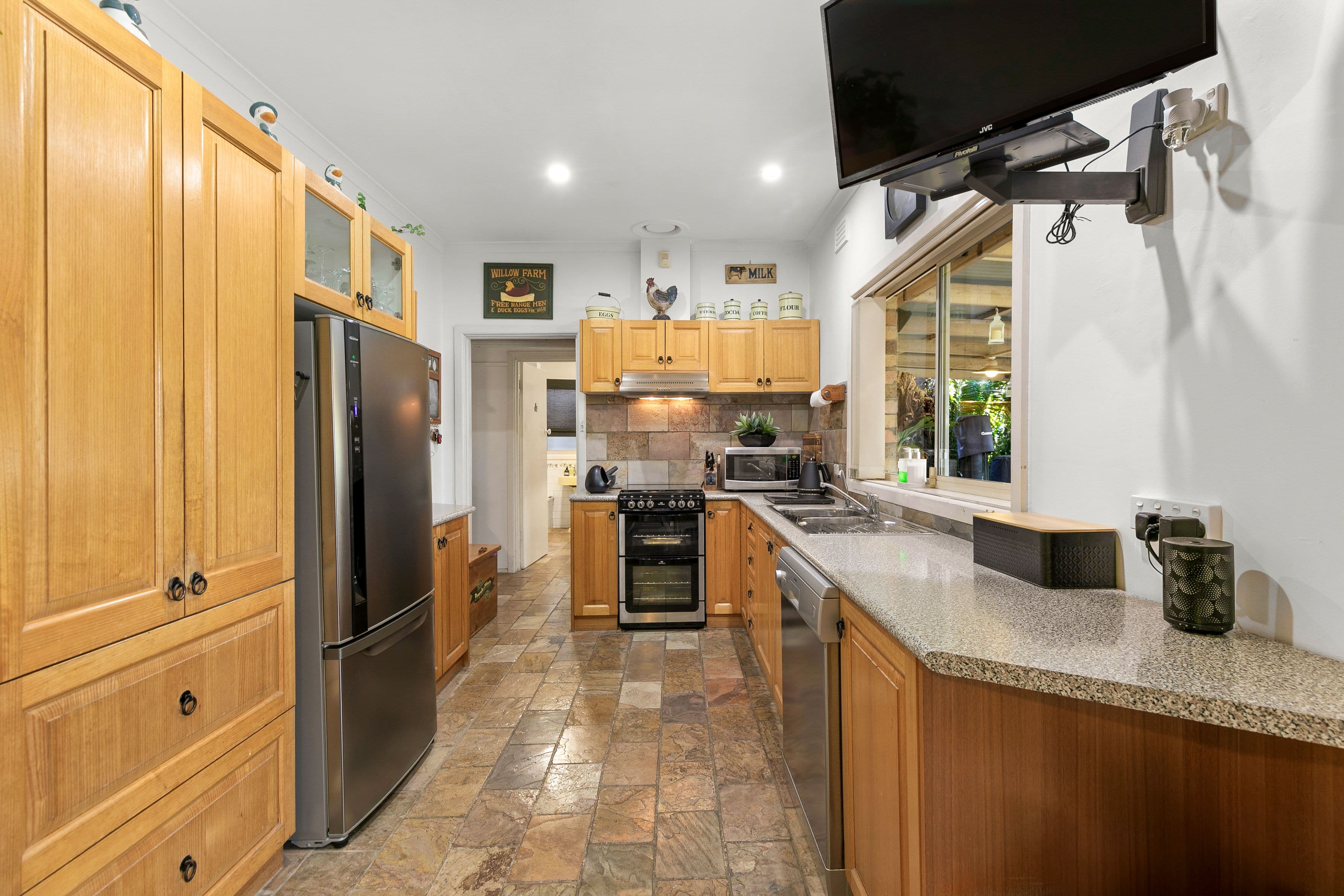 12 Hilton Street, Hadfield VIC 3046, Hadfield - Thumbnail 2