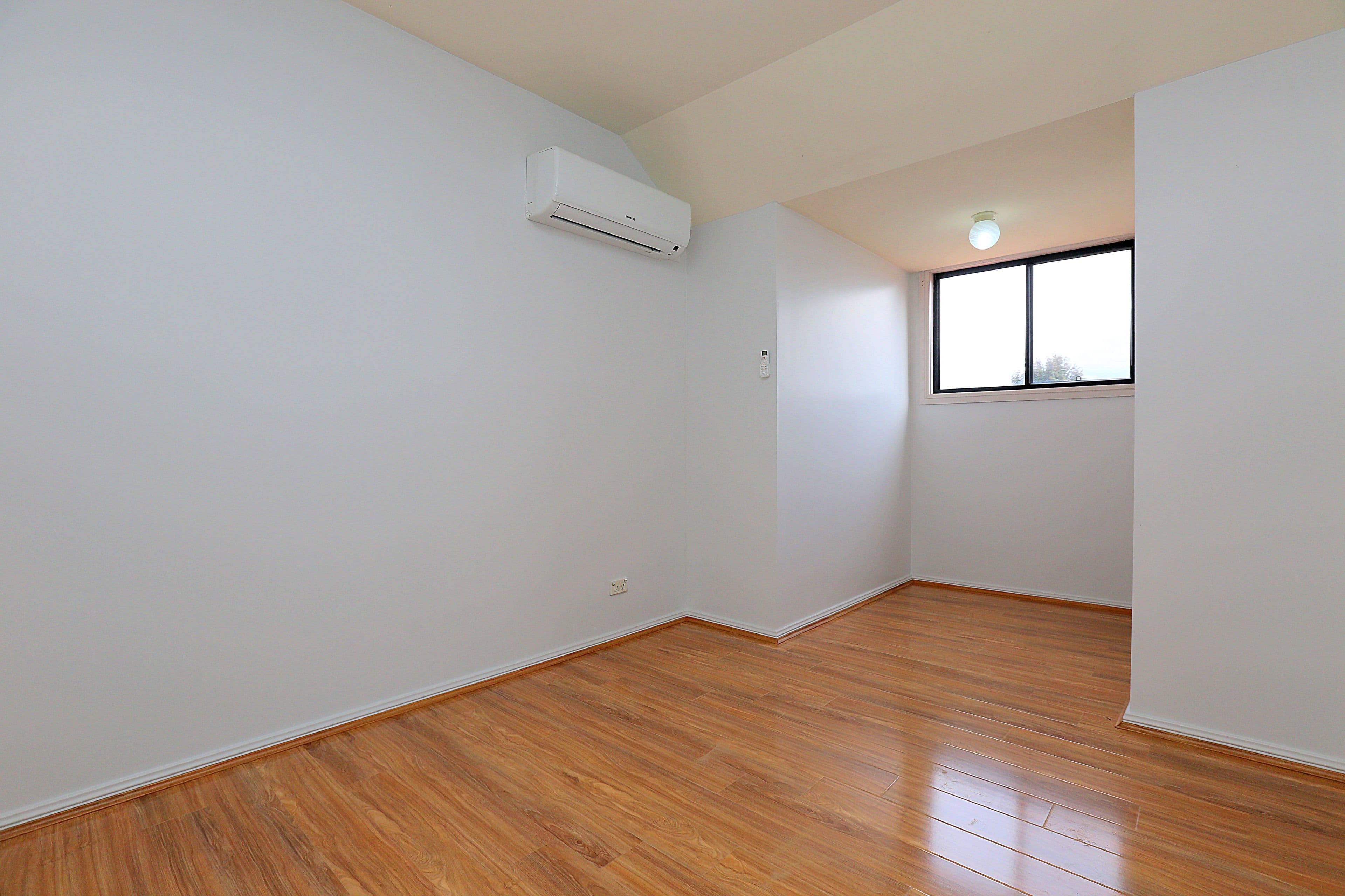19 Balmoral Crescent, Georges Hall NSW 2198, Georges Hall - Thumbnail 5