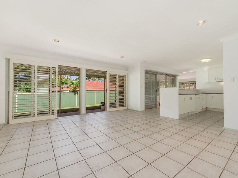 4 Beauty Point Drive, ROBINA QLD 4226, Robina - Thumbnail 4