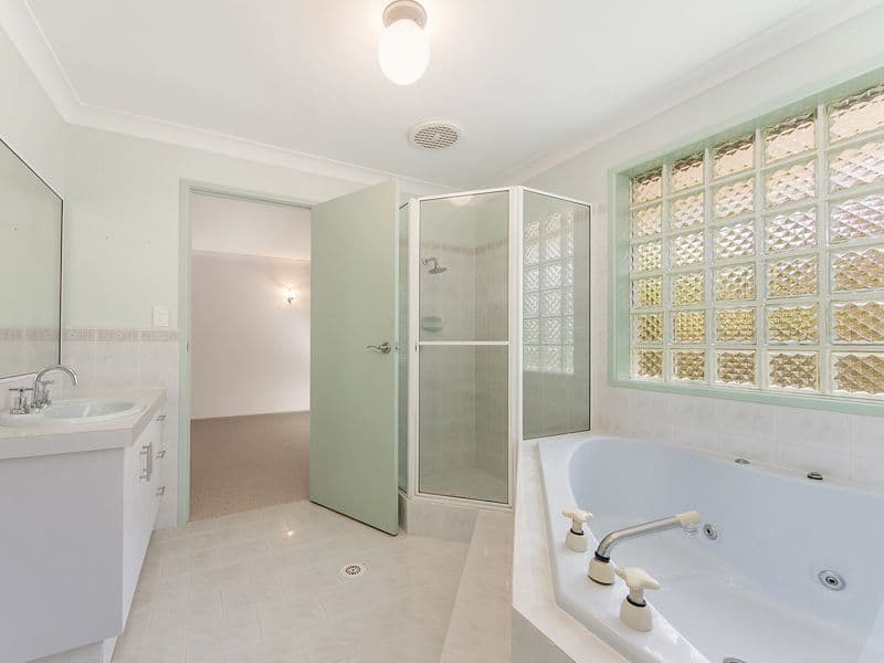 4 Beauty Point Drive, ROBINA QLD 4226, Robina - Thumbnail 8