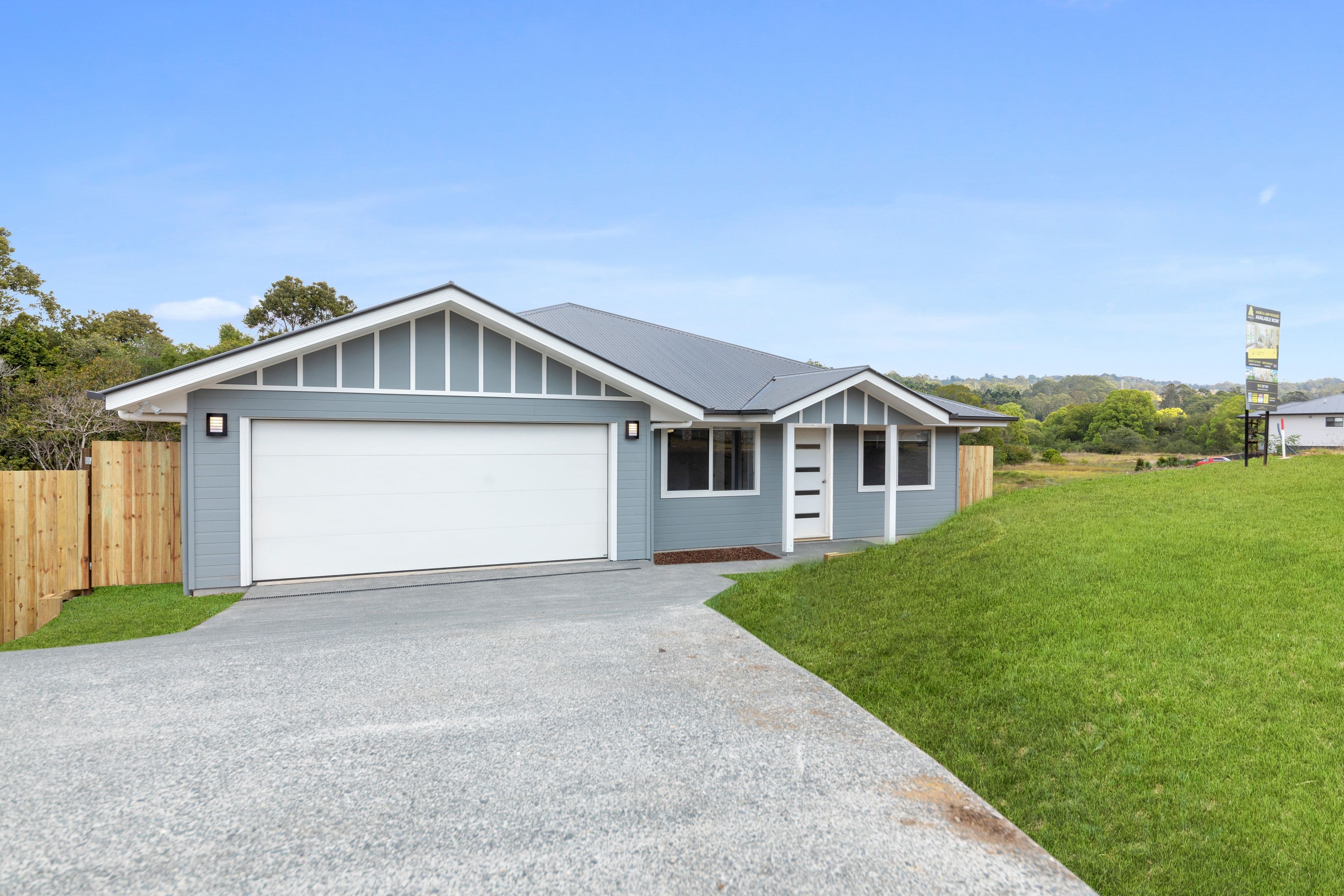 25 Bowerbird Avenue, BURNSIDE QLD 4560, Burnside - Thumbnail 2