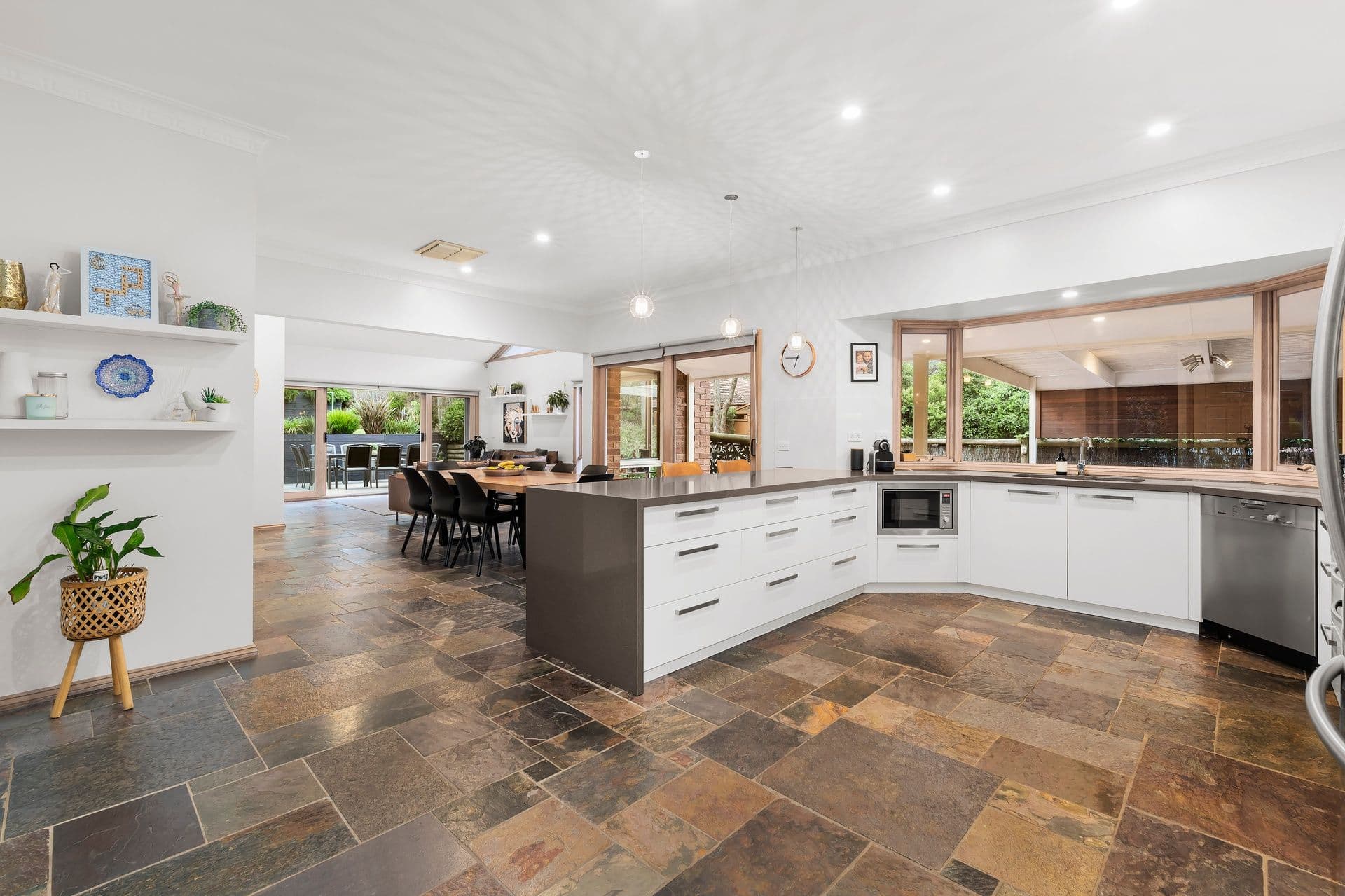 147 Ryans Road, Eltham North VIC 3095, Eltham North - Thumbnail 3