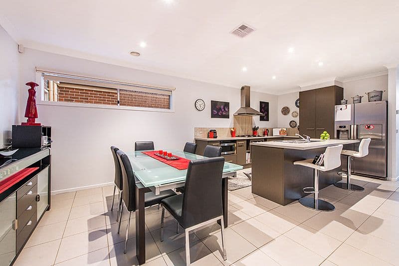 31 Sierra Walk, Cranbourne North VIC 3977, Cranbourne North - Thumbnail 5