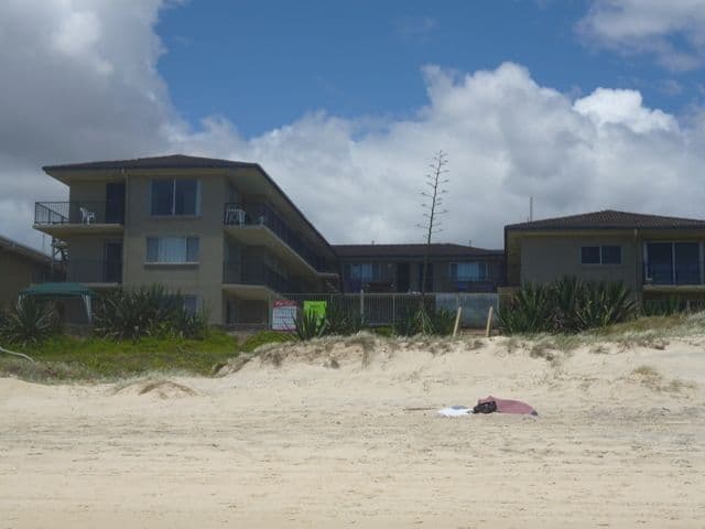 2 Heron Avenue, MERMAID BEACH QLD 4218, Mermaid Beach - Thumbnail 3