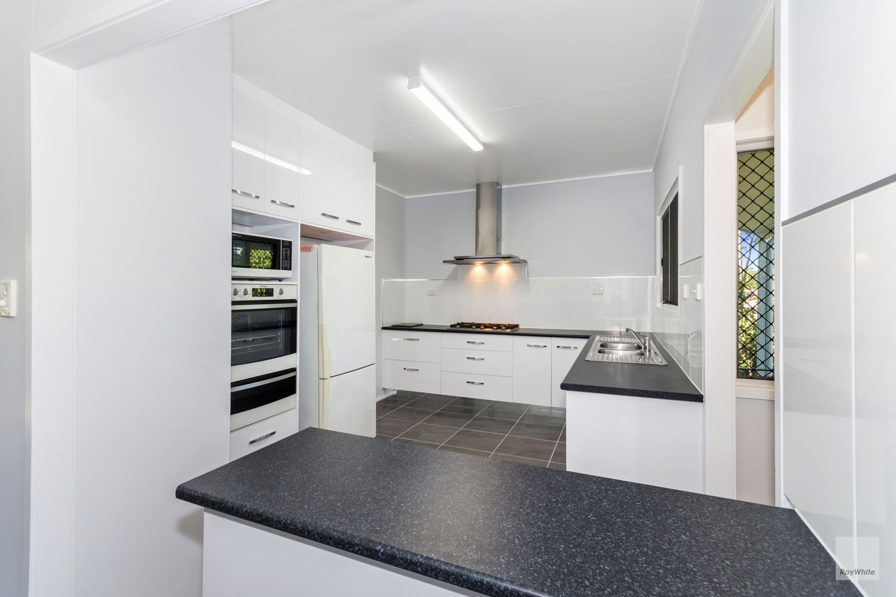 1 Phillips Street, Bluewater QLD 4818, Bluewater - Thumbnail 5