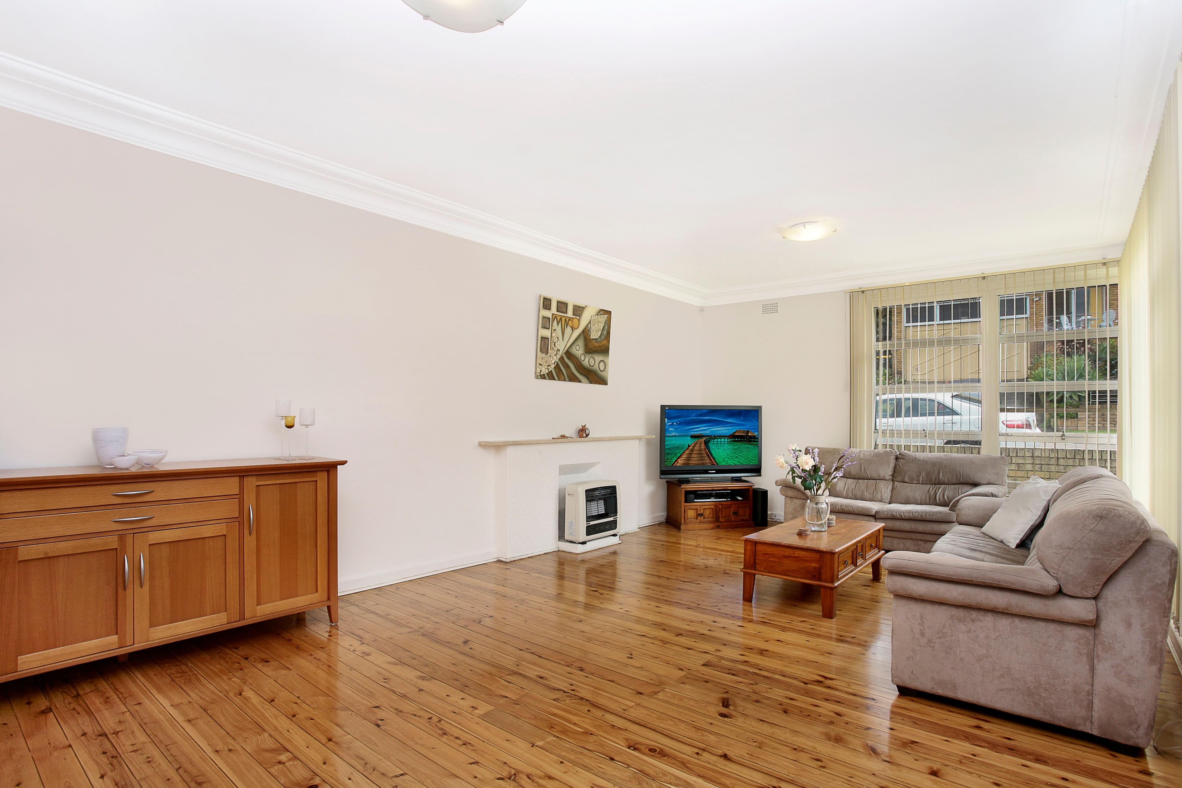 22 Paris Avenue, Earlwood - Thumbnail 2