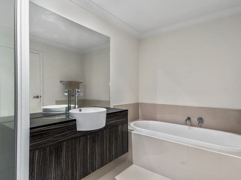 26 Hotham Drive, Pacific Pines QLD 4211, Pacific Pines - Thumbnail 5
