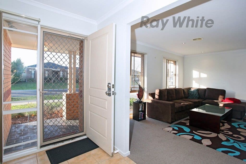 6 Trieste Way, Point Cook VIC 3030, Point Cook - Thumbnail 4