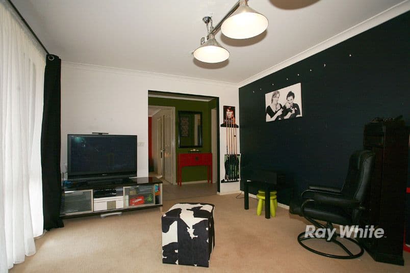 6 Chatham Close, CRANBOURNE EAST VIC 3977, Cranbourne East - Thumbnail 8
