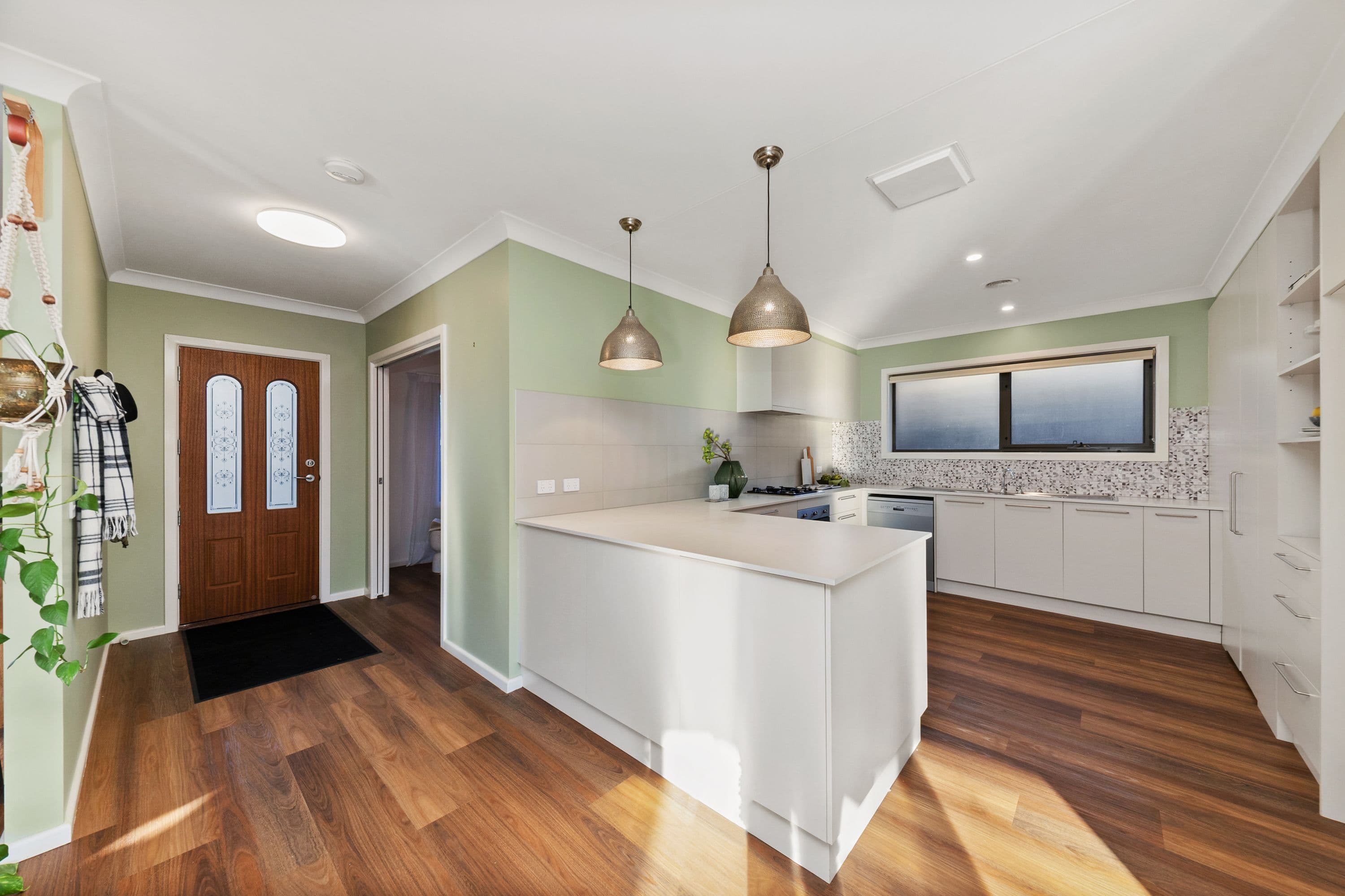 10 Dwyer Street, Cook ACT 2614, Cook - Thumbnail 2