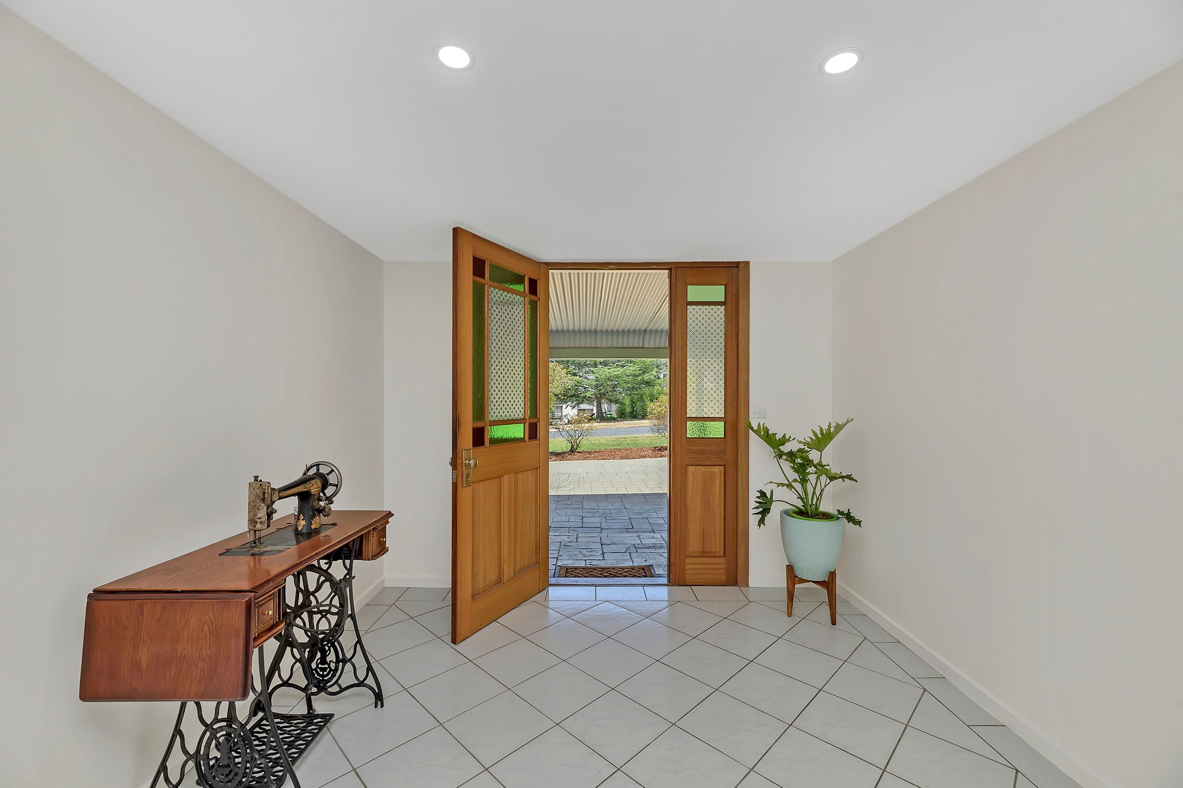 44 Gilmore Place, Queanbeyan NSW 2620, Queanbeyan West - Thumbnail 2