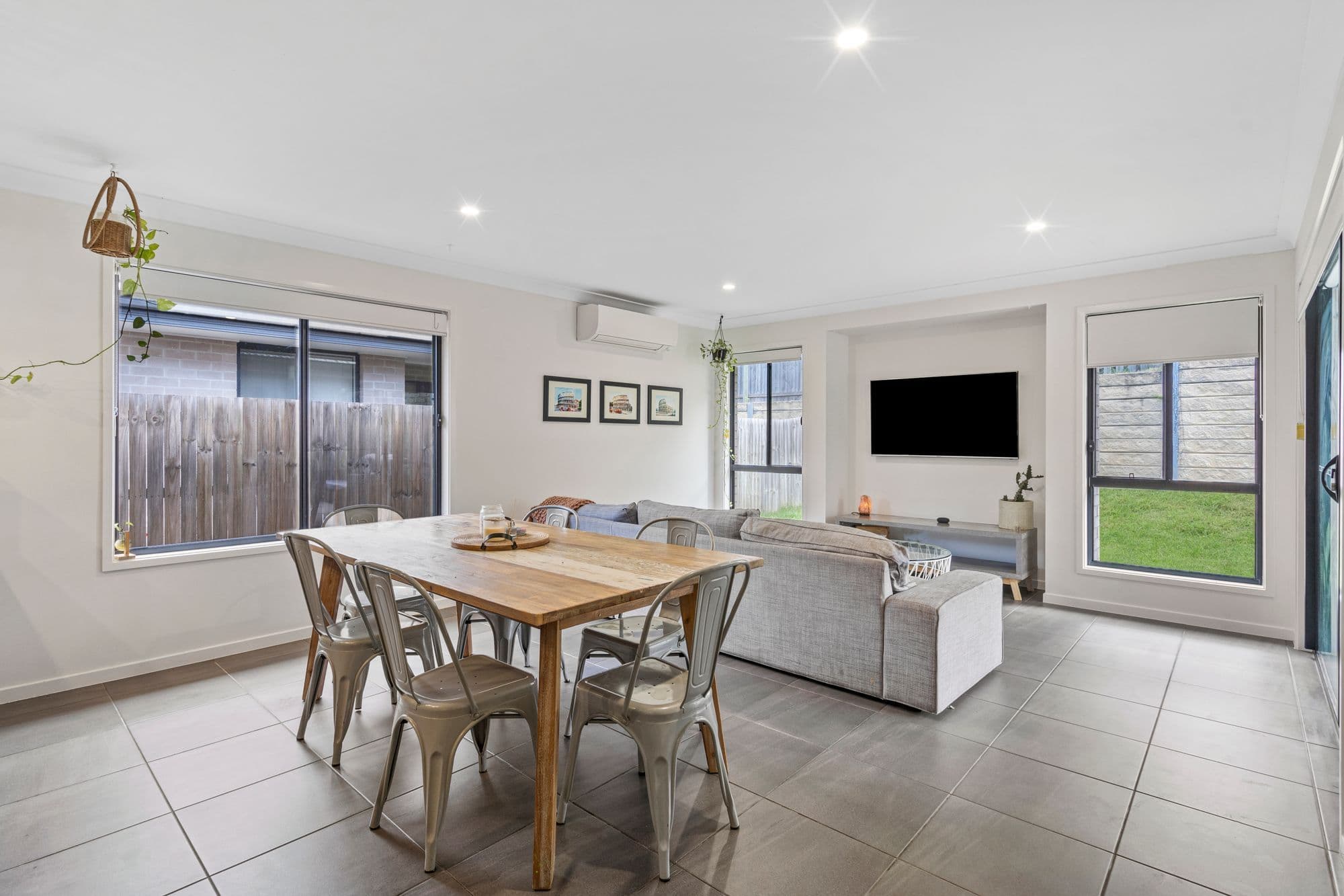 8 Samford Drive, Holmview QLD 4207, Holmview - Thumbnail 3
