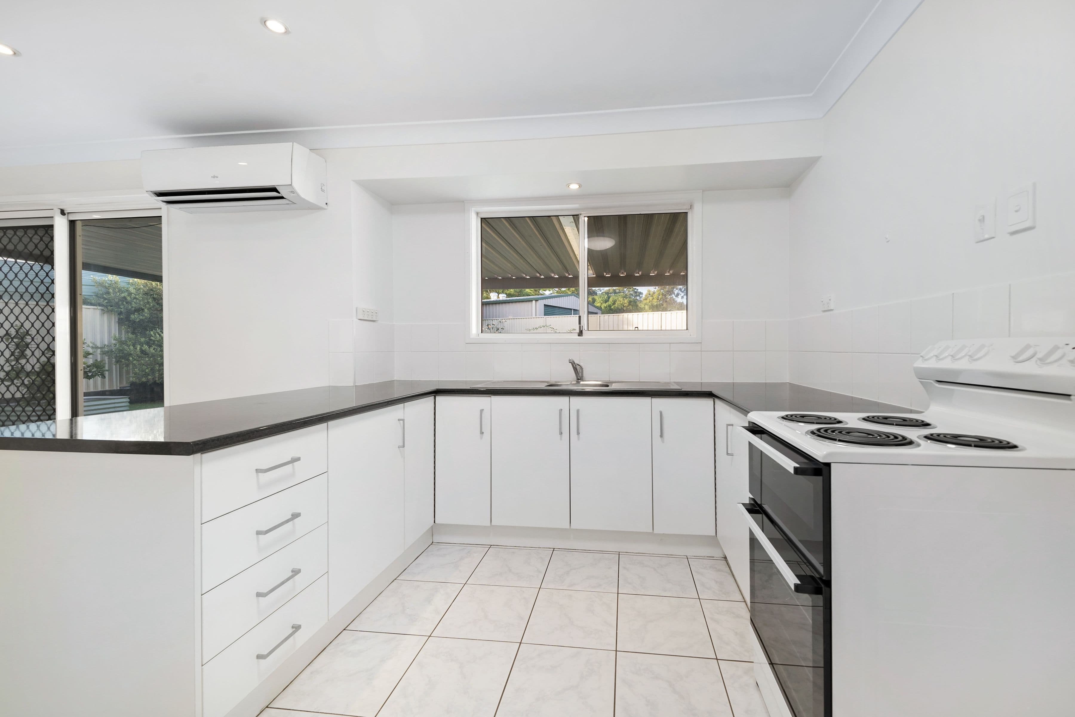 4 Hamstead Court, Browns Plains QLD 4118, Browns Plains - Thumbnail 5