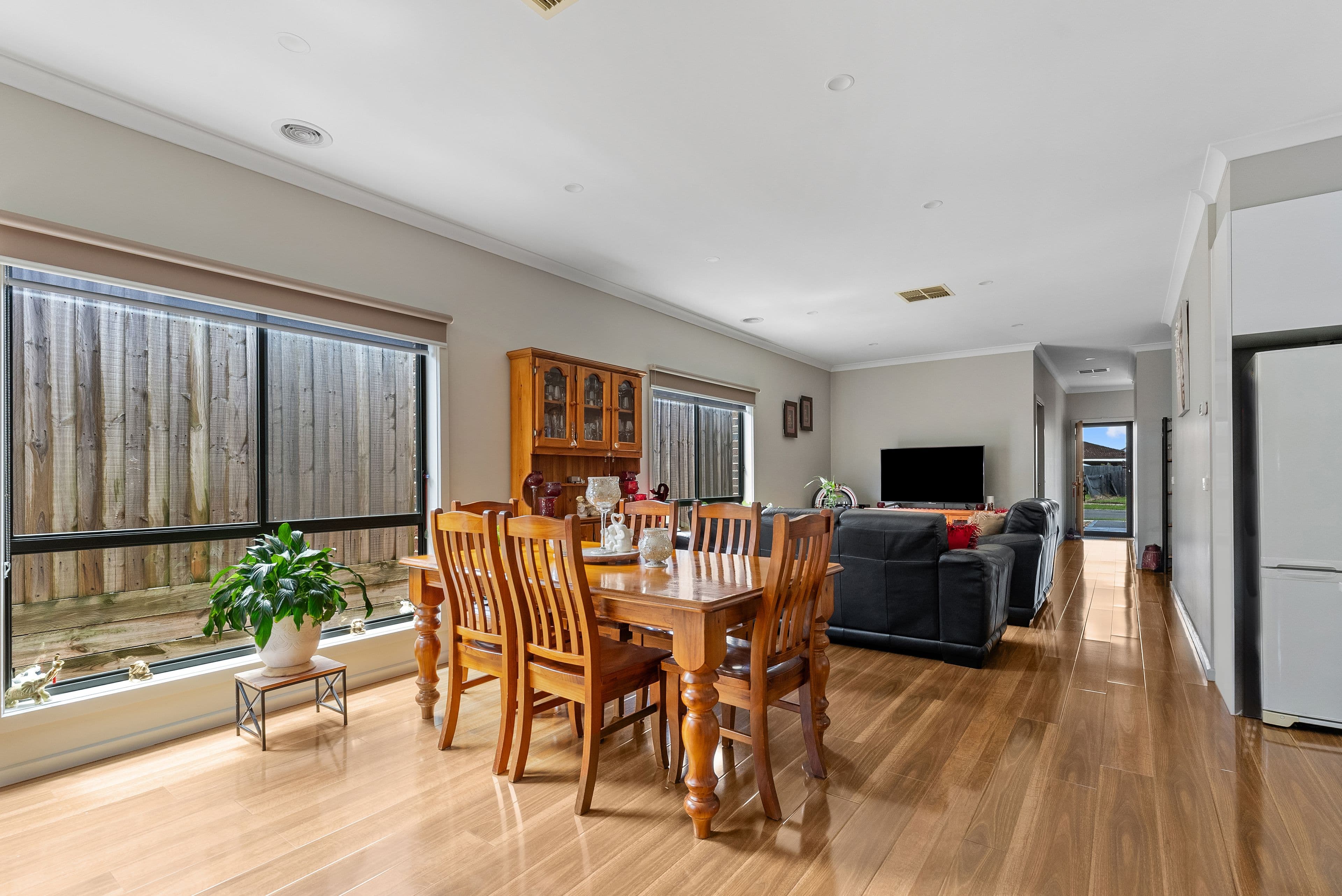 24 Lascelles Drive, Lalor VIC 3075, Lalor - Thumbnail 2