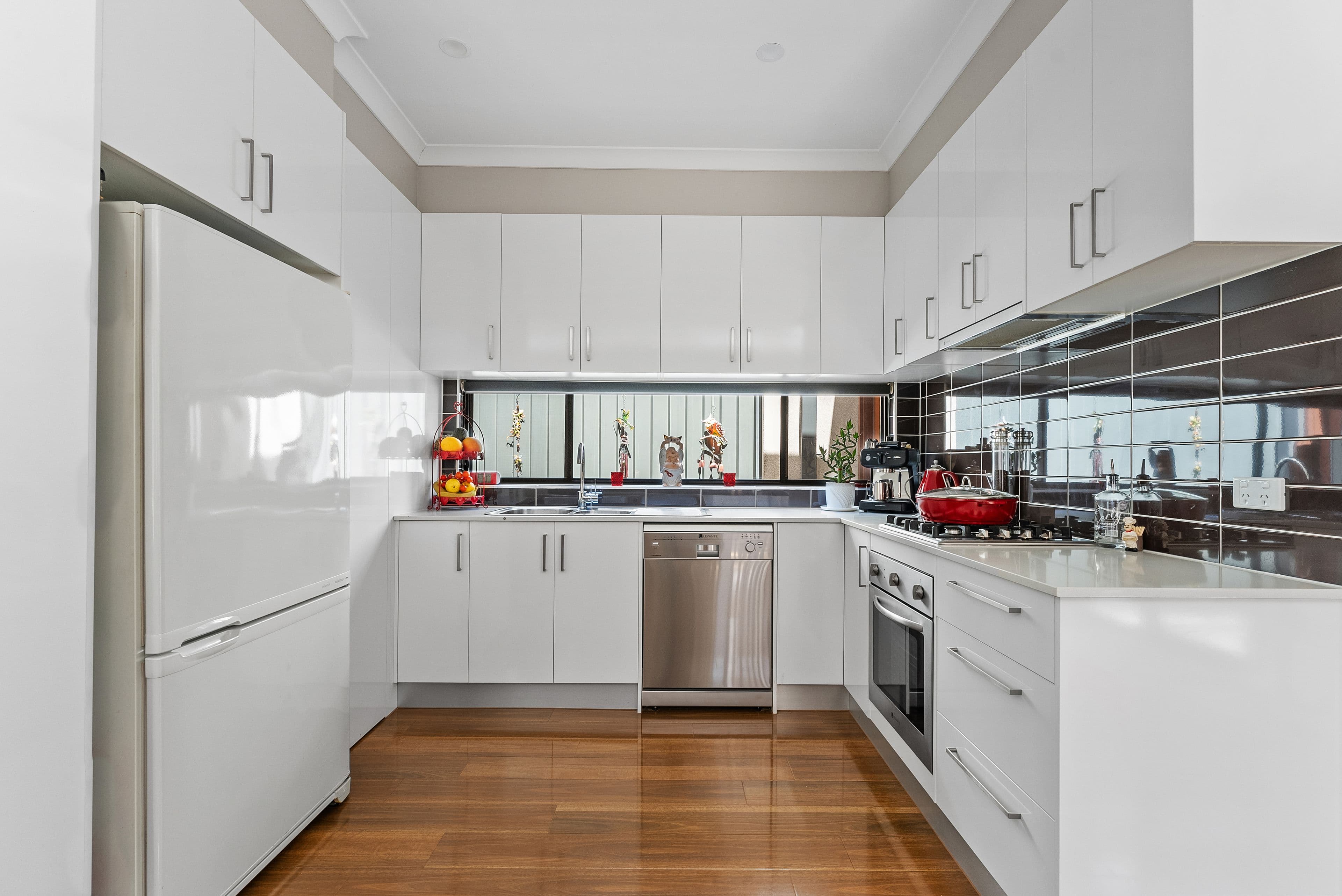 24 Lascelles Drive, Lalor VIC 3075, Lalor - Thumbnail 3