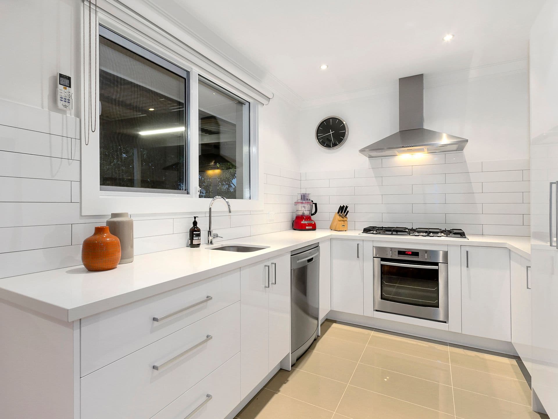 23 Walker Avenue, Mitcham VIC 3132, Mitcham - Thumbnail 4
