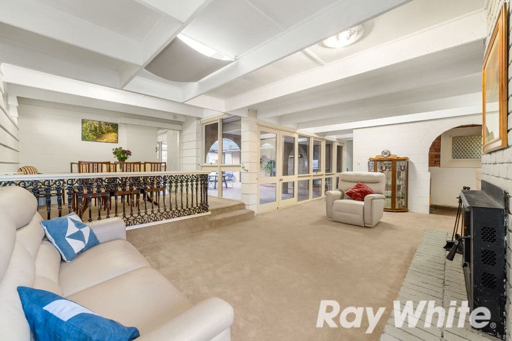 121 Henry Street, Greensborough VIC 3088, Greensborough - Thumbnail 2