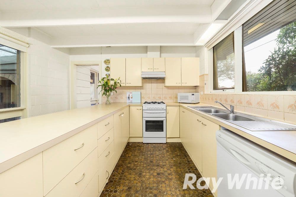 121 Henry Street, Greensborough VIC 3088, Greensborough - Thumbnail 5