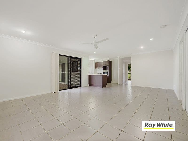 42 Lauradale Crescent, ORMEAU QLD 4208, Ormeau - Thumbnail 4