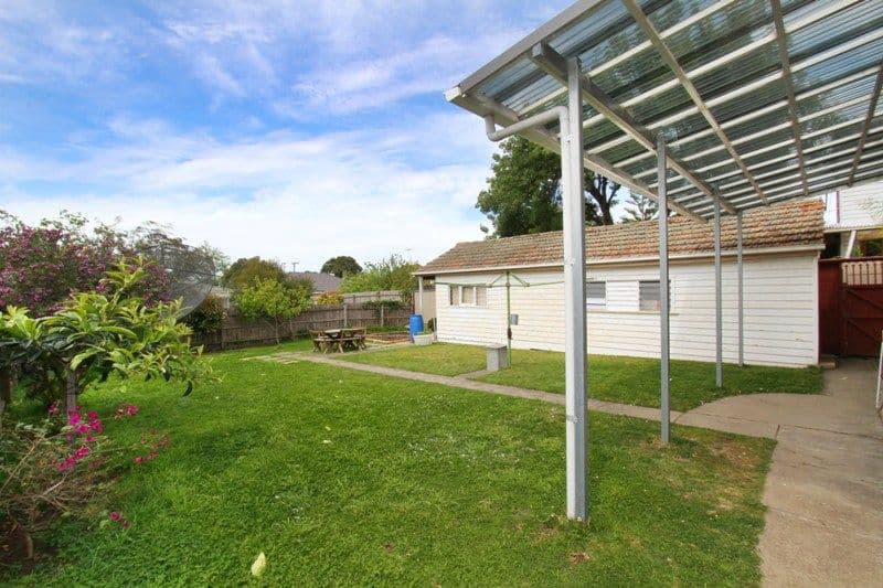 12 Tambo Avenue, RESERVOIR VIC 3073, Reservoir - Thumbnail 3
