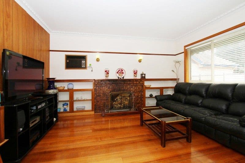 12 Tambo Avenue, RESERVOIR VIC 3073, Reservoir - Thumbnail 5