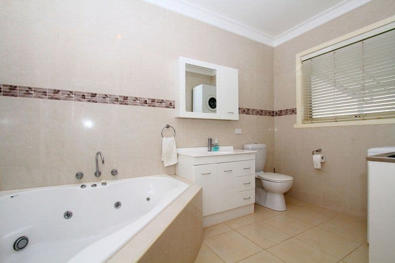 12 Tambo Avenue, RESERVOIR VIC 3073, Reservoir - Thumbnail 8