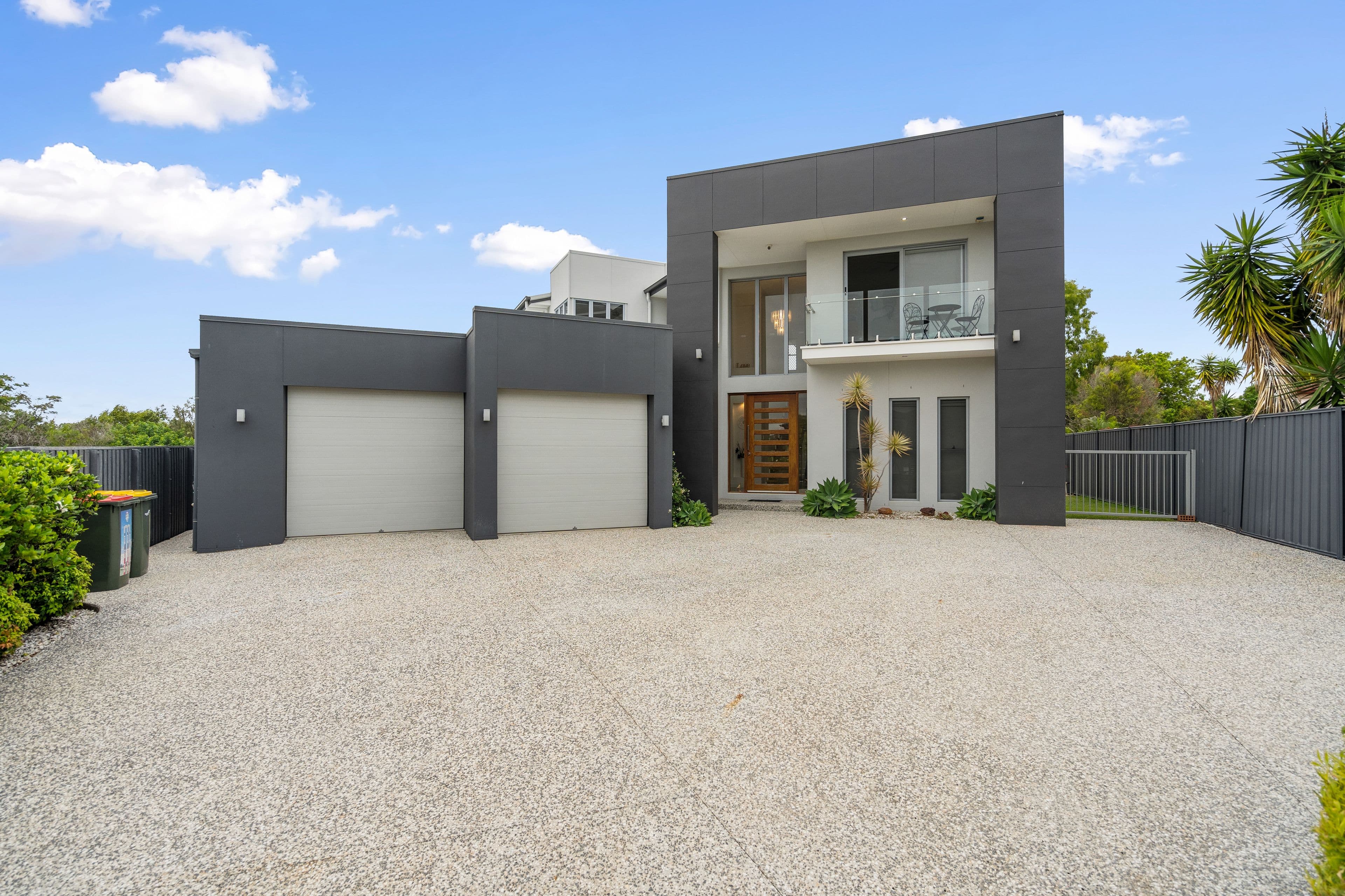 1 Aurora Place, Newport QLD 4020, Newport - Thumbnail 2