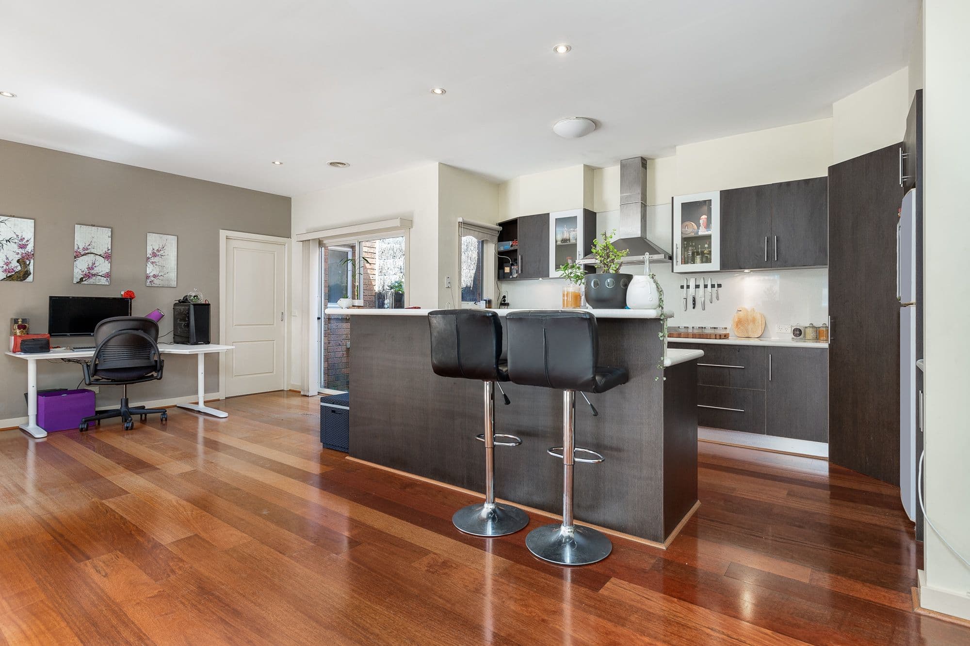 21 Gloucester Avenue, Berwick VIC 3806, Berwick - Thumbnail 2