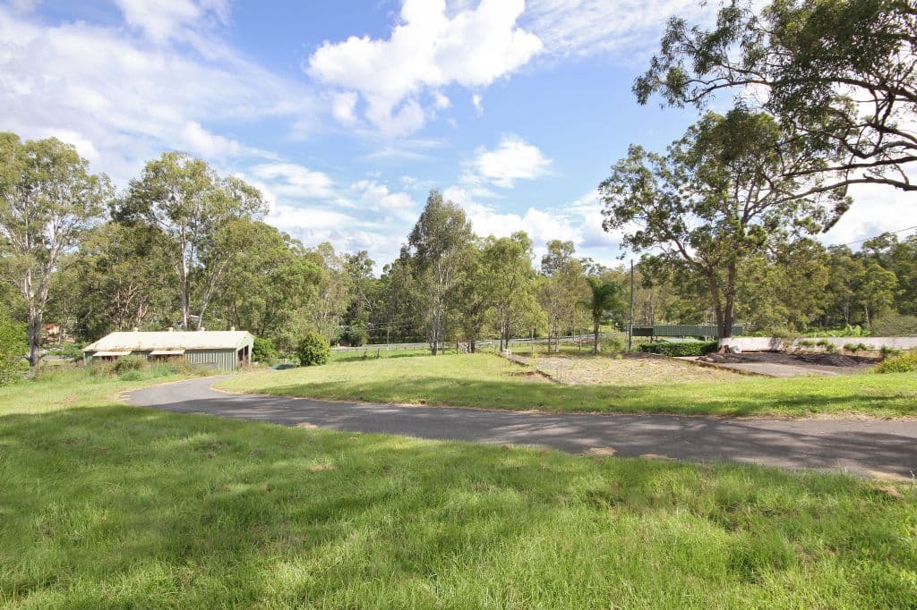 19 Tallai Road, TALLAI QLD 4213, Tallai - Thumbnail 3