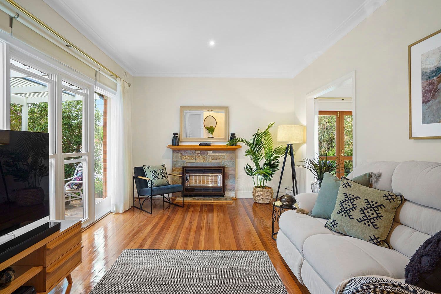 16 Robross Street, Cheltenham VIC 3192, Cheltenham - Thumbnail 2