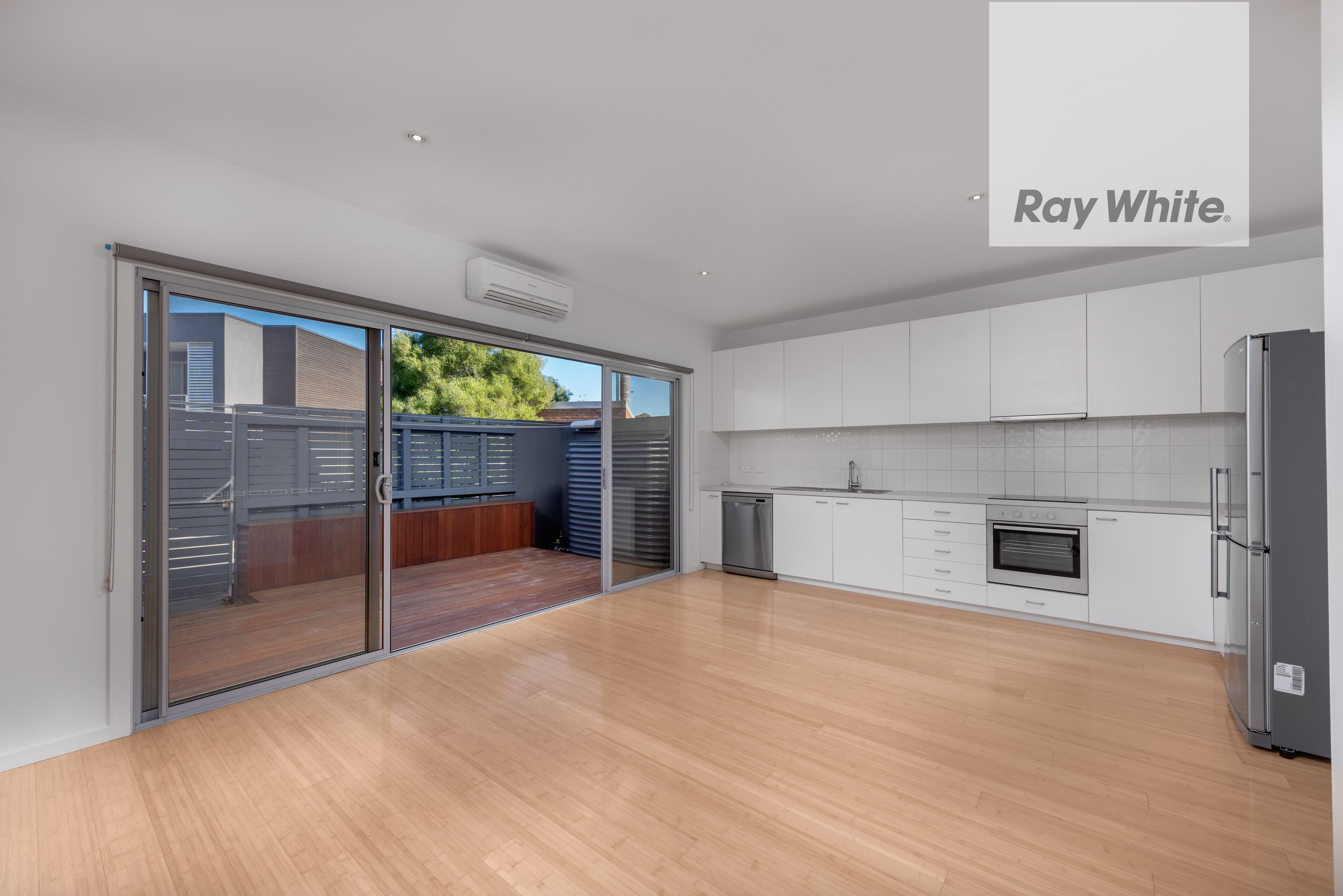 19 Silverash Drive, Bundoora VIC 3083, Bundoora - Thumbnail 3