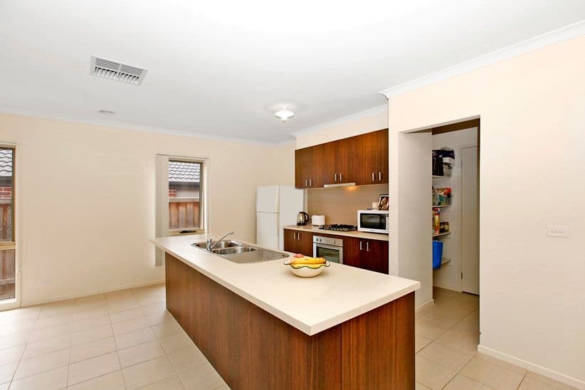 7 Morfesse Street, SOUTH MORANG VIC 3752, South Morang - Thumbnail 2