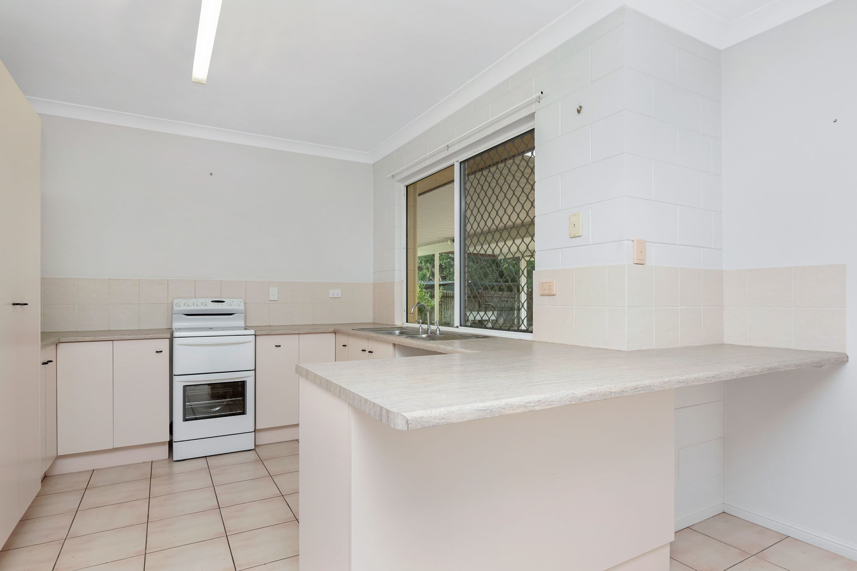 17 Coutts Drive, Bushland Beach QLD 4818, Bushland Beach - Thumbnail 3