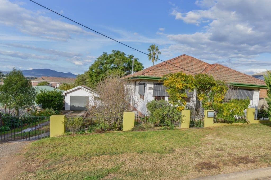 5 Tebbutt Street, Quirindi - Image 1
