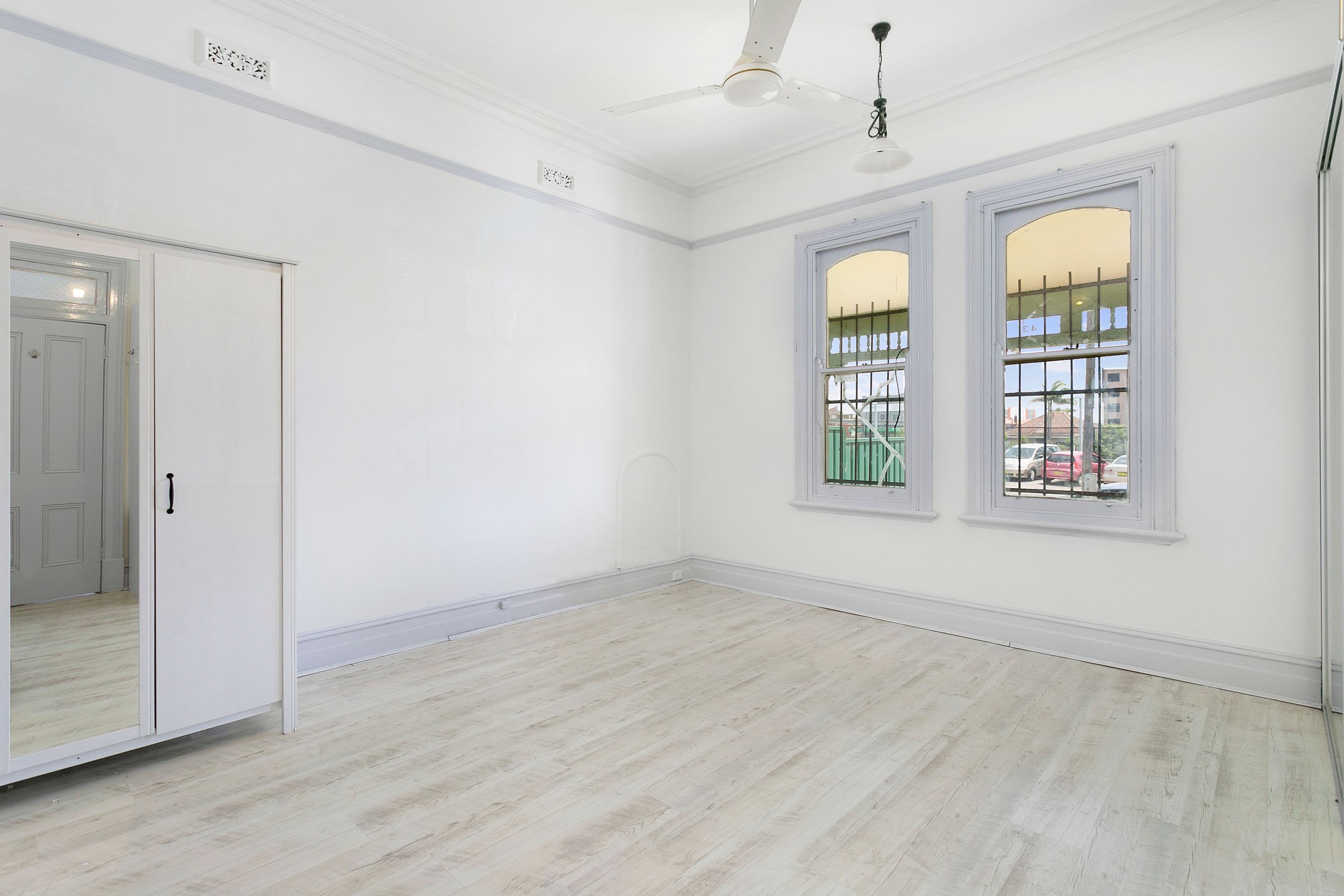 43 South Parade, Campsie - Thumbnail 2