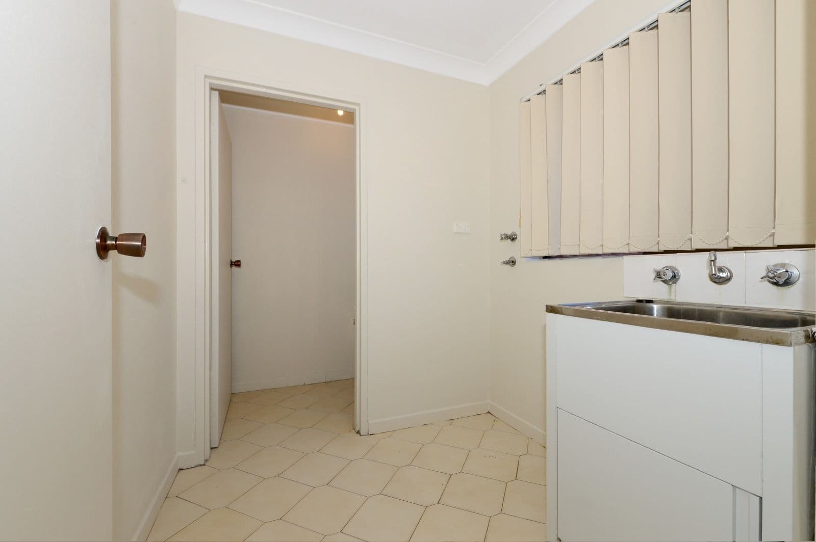 24 Railway Parade, Fairfield NSW 2165, Fairfield - Thumbnail 7