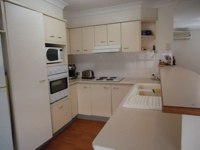 2 Langport Parade, MUDGEERABA QLD 4213, Mudgeeraba - Thumbnail 3