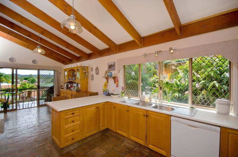 34 Currant Street, ELANORA QLD 4221, Elanora - Thumbnail 5