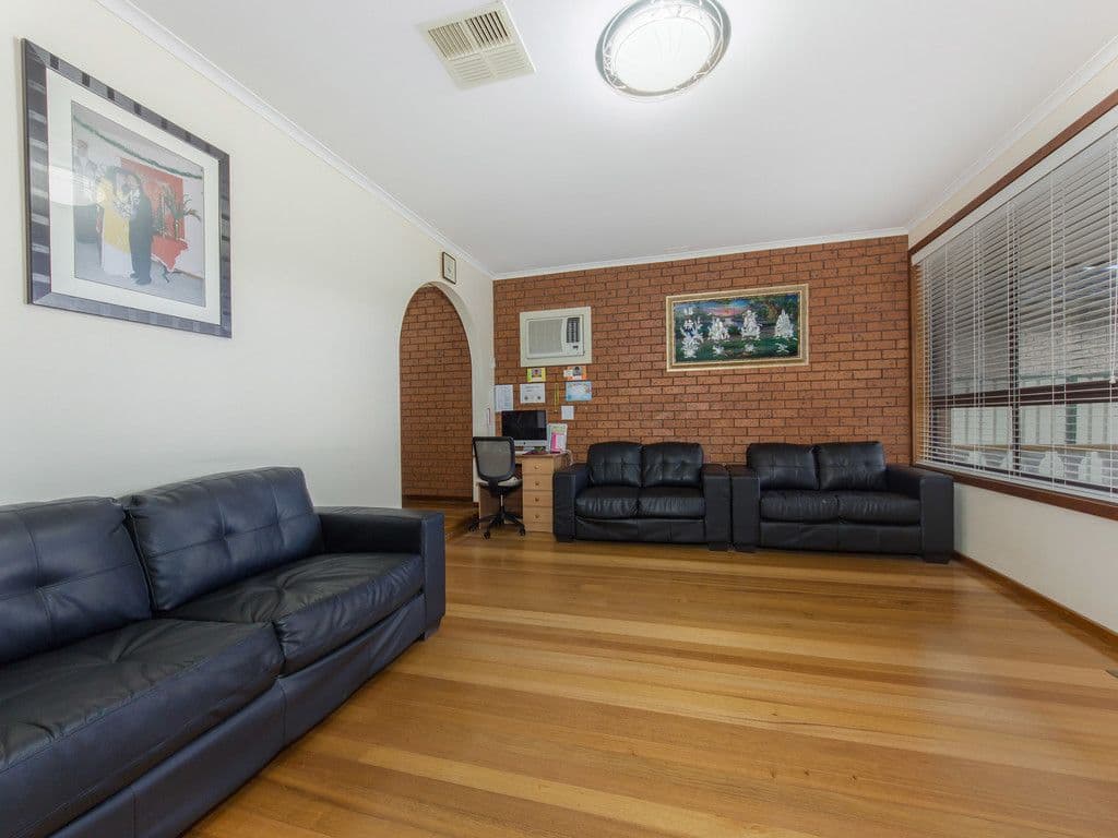 30 Kerrison Avenue, St Albans VIC 3021, St Albans - Thumbnail 2