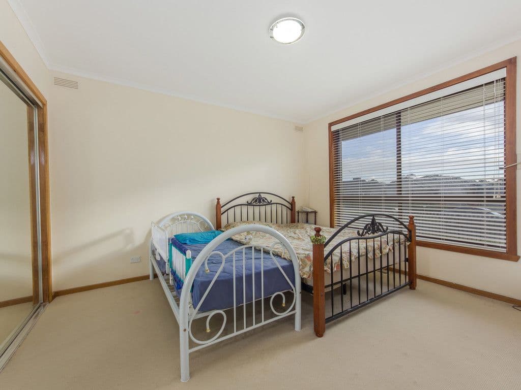 30 Kerrison Avenue, St Albans VIC 3021, St Albans - Thumbnail 5