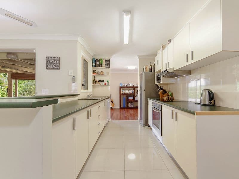 64 California Drive, Oxenford QLD 4210, Oxenford - Thumbnail 5