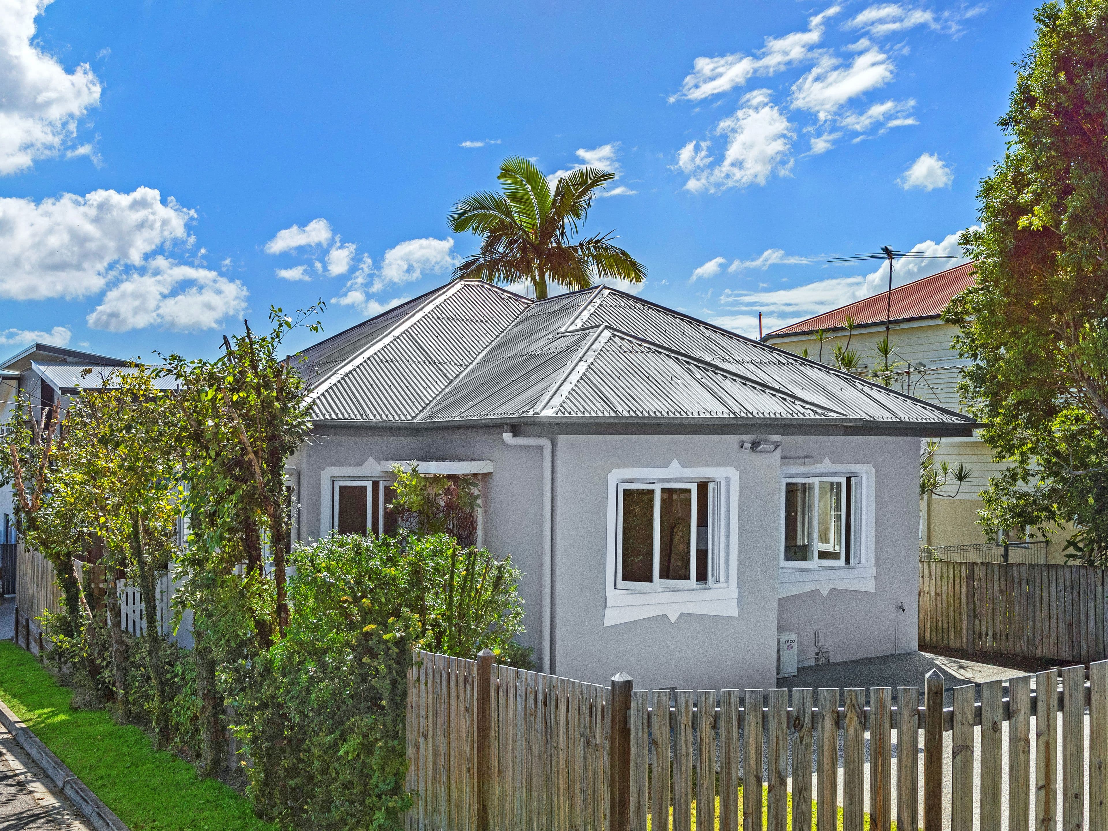 26 Thirteenth Avenue, Kedron QLD 4031, Kedron - Thumbnail 2