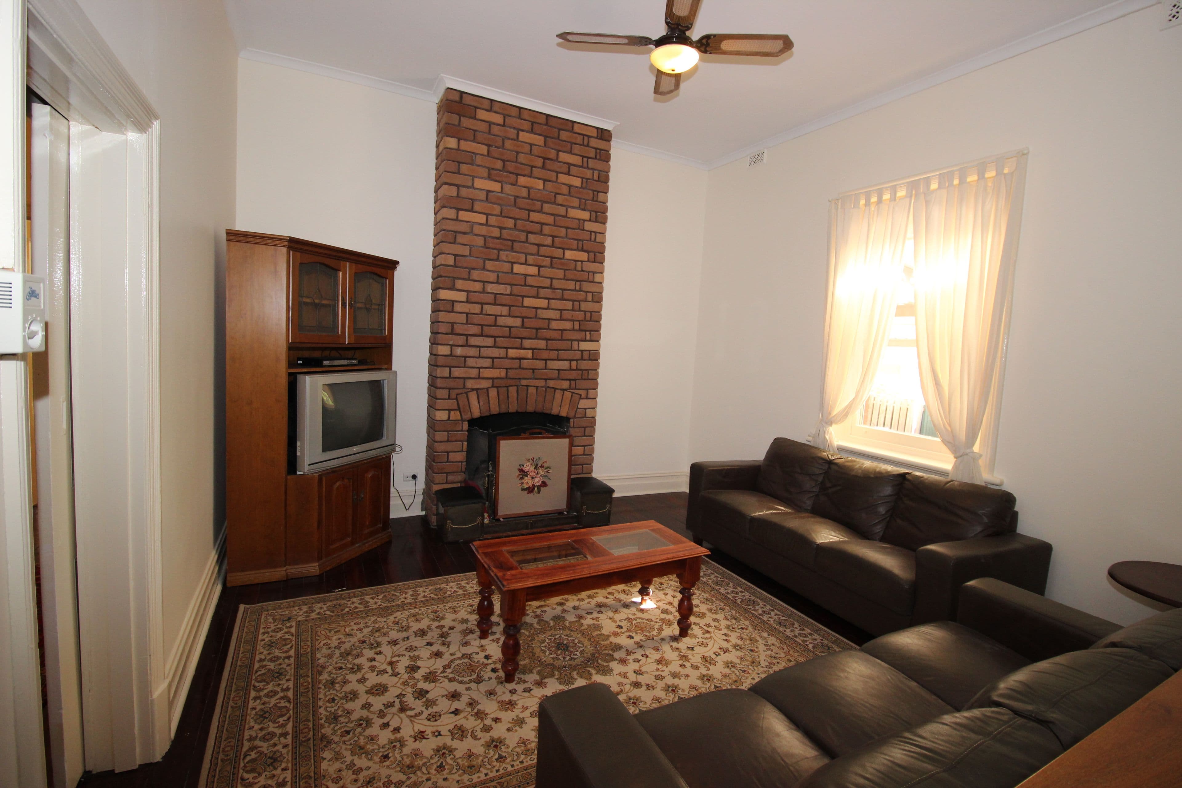 18 Peake Terrace, Waikerie SA 5330, Waikerie - Thumbnail 3