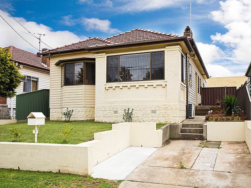 7 Parkland Avenue, PUNCHBOWL NSW 2196, Punchbowl - Image 1