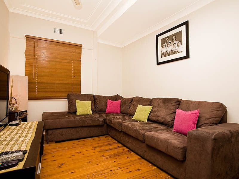 7 Parkland Avenue, PUNCHBOWL NSW 2196, Punchbowl - Thumbnail 2