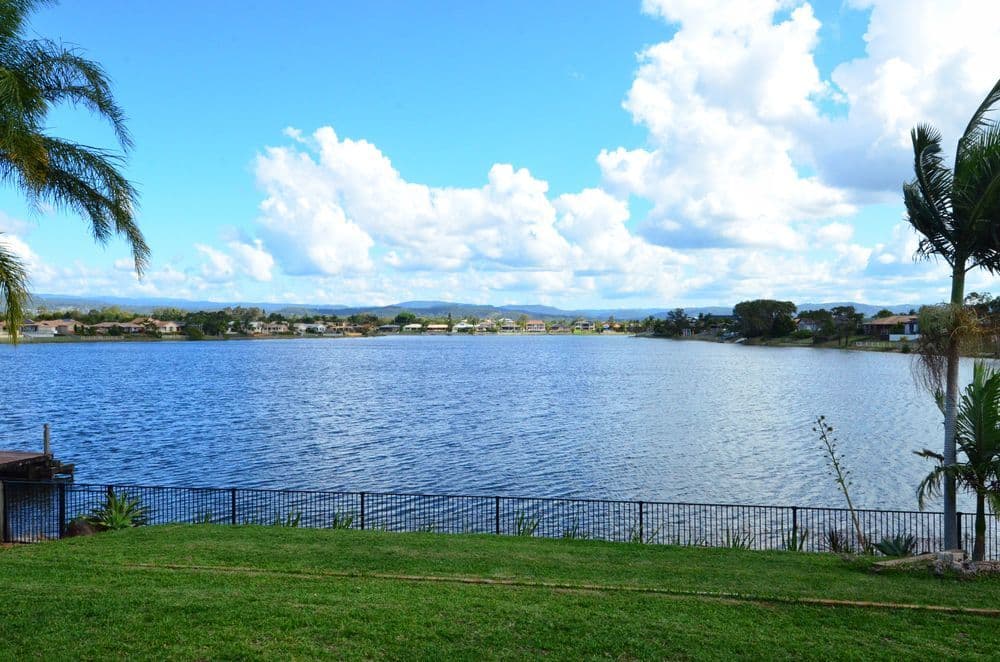 25 Pintail Crescent, BURLEIGH WATERS QLD 4220, Burleigh Waters - Thumbnail 2