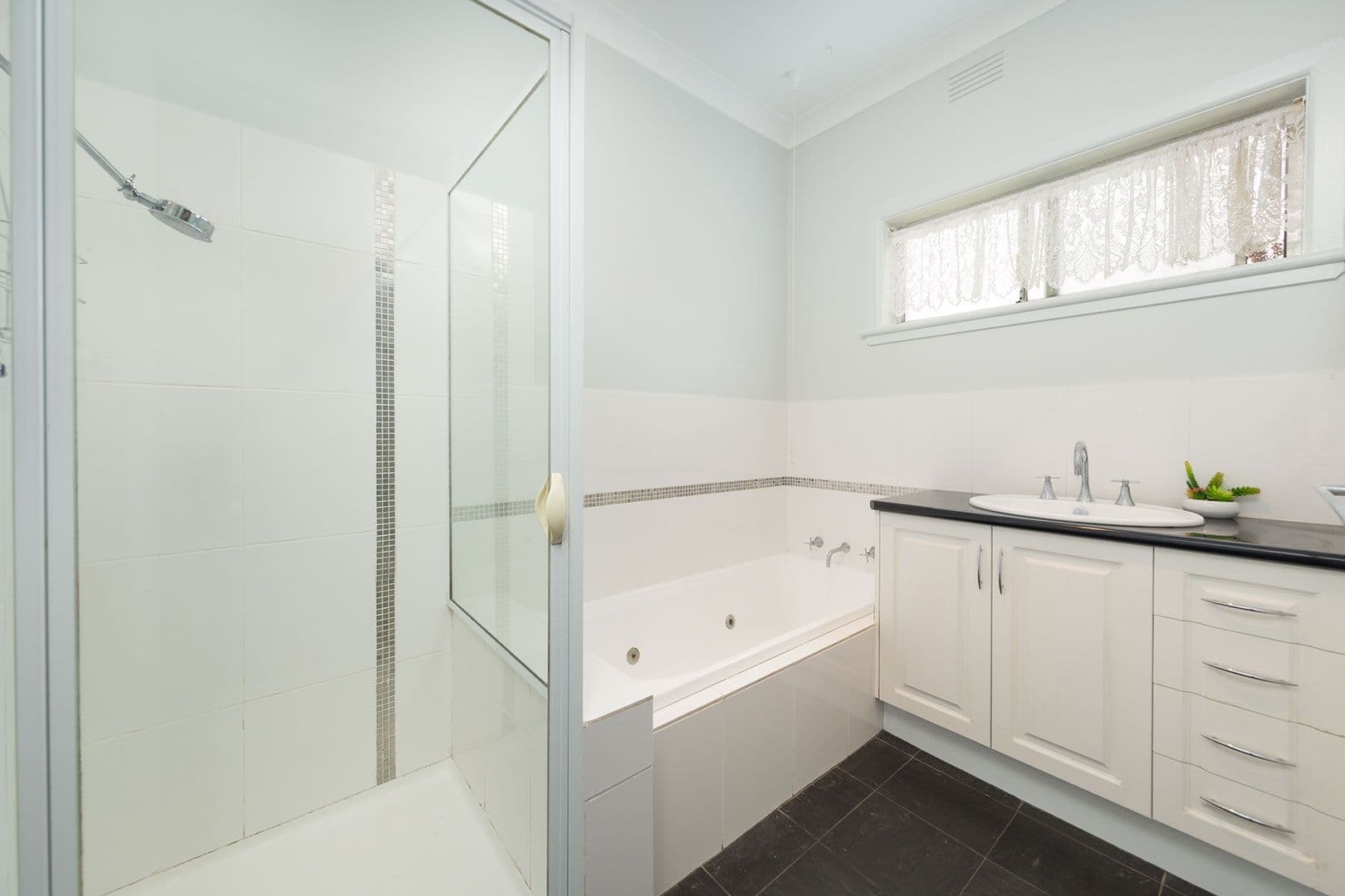 134 Tamarind Street, North Albury - Thumbnail 4