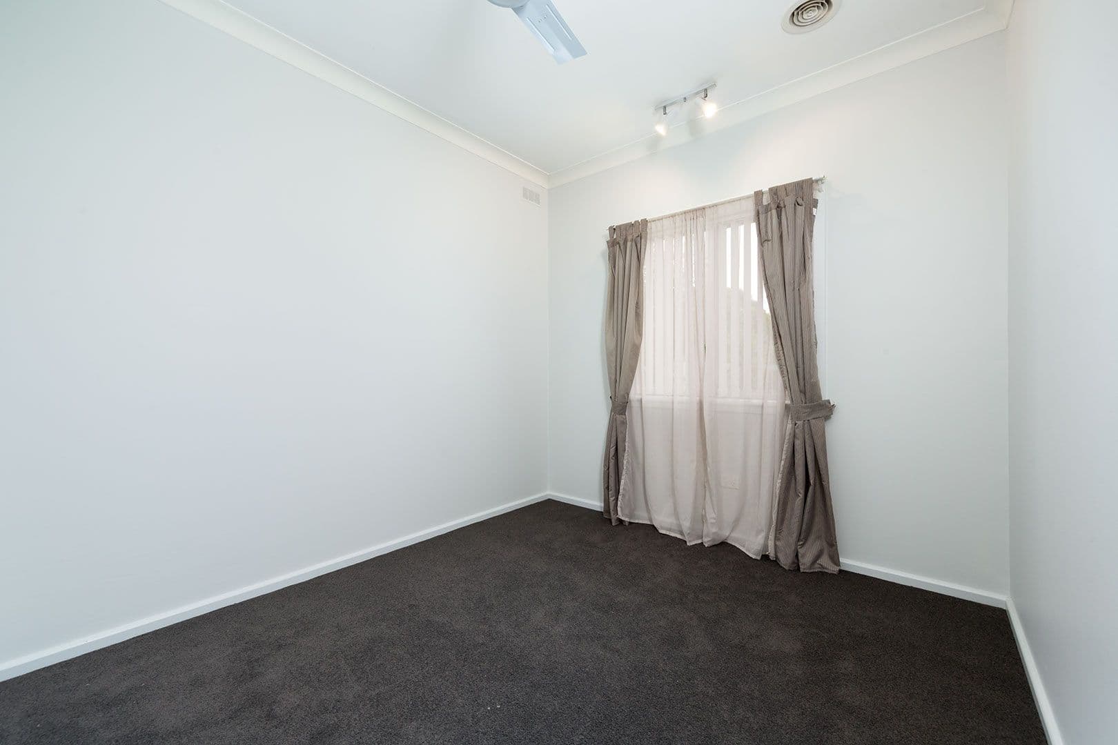 134 Tamarind Street, North Albury - Thumbnail 8