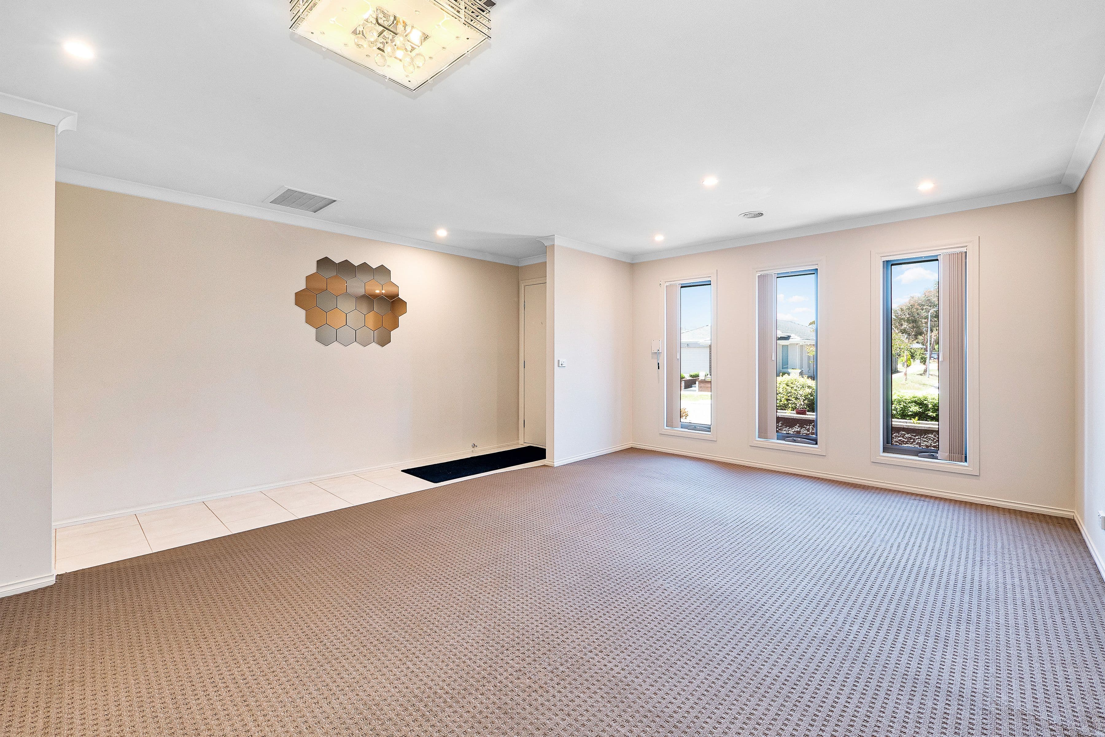 27 Stanford Street, Cranbourne West VIC 3977, Cranbourne West - Thumbnail 3